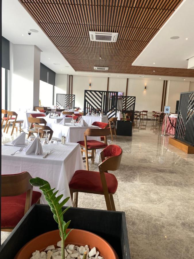 Star Land Hotel Bastos Yaoundé Exteriér fotografie